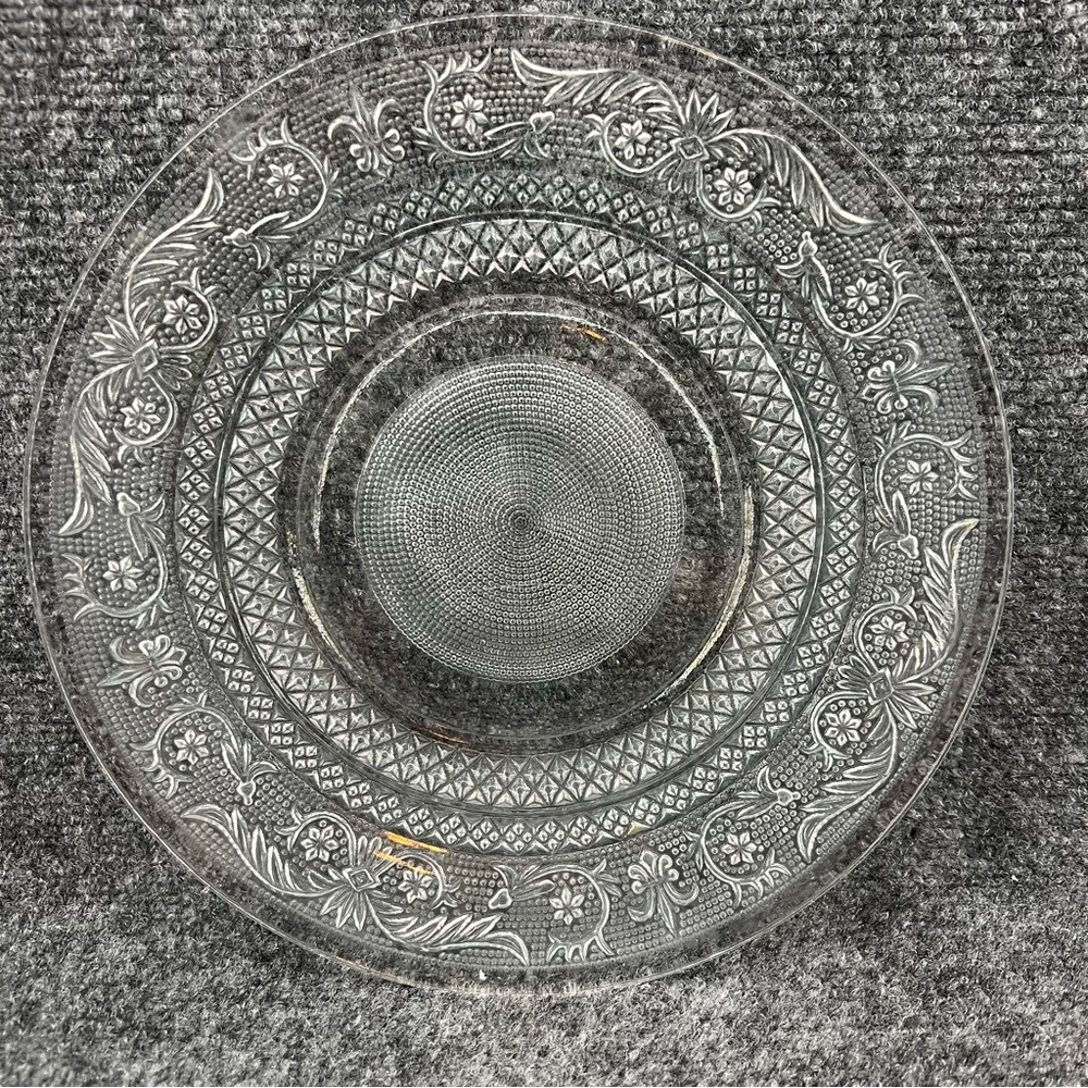 Trellis Crystal Clear Industries 10” Dinner Plate KIG Indonesia Fleur De Lis